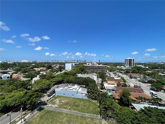 3000 Coral Wy #916 - Coral Gables, FL
