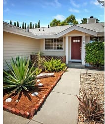 296 Donegal Ct - Vacaville, CA