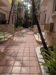 217 S Doheny Dr unit 1 - Beverly Hills, CA