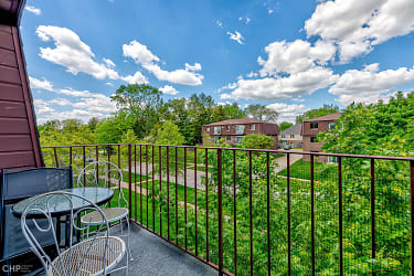 1220 Whispering Hills Ct 3 A Apartments - Naperville, IL