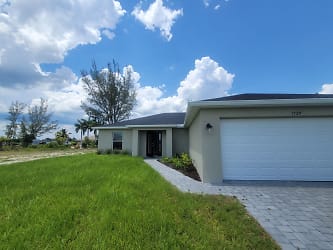 1729 NW 20th Terrace - Cape Coral, FL
