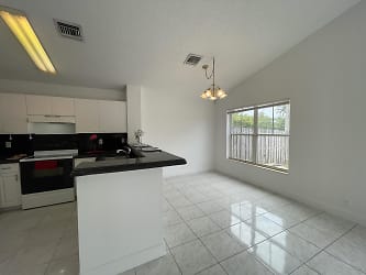 6237 Seminole Terrace - Margate, FL