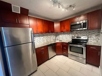 666 W Germantown Pike unit 1808 - Plymouth Meeting, PA
