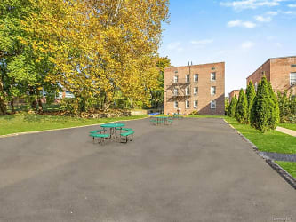 1531 Central Park Ave 1 C Apartments - Yonkers, NY