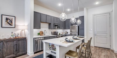 77008 Luxury Properties Apartments - Houston, TX