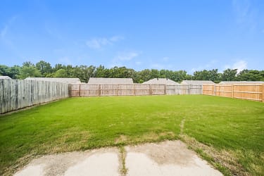 8295 Willow Dr - Southaven, MS