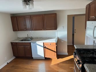 538 Greenfield Ave unit 1 - Pittsburgh, PA