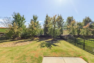 8305 Willow Branch Dr - Waxhaw, NC