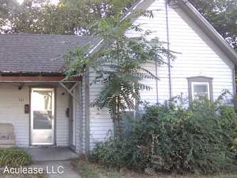 307 N Elm St - Newton, KS