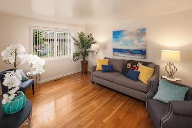 Muskegon Townhouses Apartments - Muskegon, MI