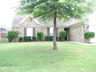 2765 Rutherford Dr - Southaven, MS