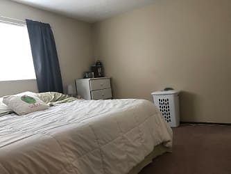 401 Tracy Loop unit 8 - Saint Clairsville, OH