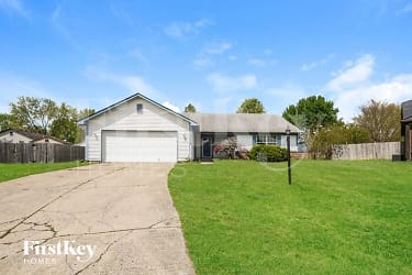 11116 Cherry Lake Ct - Indianapolis, IN