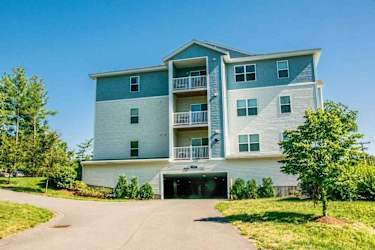 The Summit At Twin Ponds Apartments - Nashua, NH