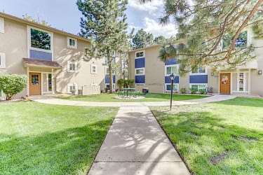 Creekside At Amherst Apartments - Lakewood, CO