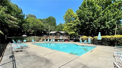 3437 Colony Crossing Dr - Charlotte, NC