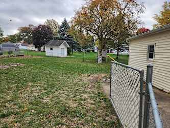 320 E Eldora Rd - Hudson, IA