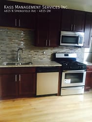 4815 N Springfield Ave unit 2W - Chicago, IL