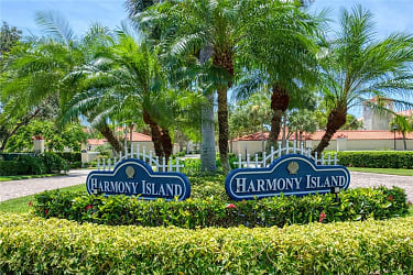5075 Harmony Cir #302 - Vero Beach, FL
