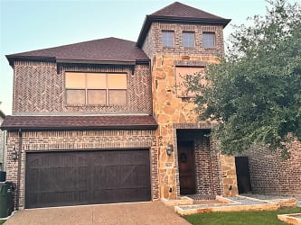 9109 Blue Water Dr - Plano, TX