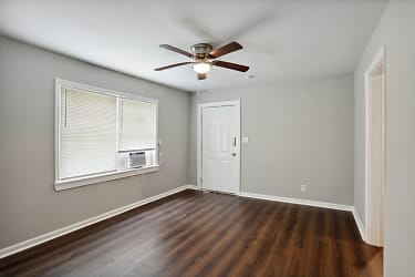 1121 Apartments - Savannah, GA