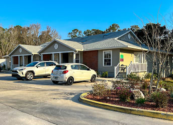 2166 - Magnolia Manor Apartments - Gainesville, FL