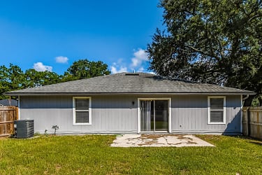 2632 Mc Cormick Woods Ct - Jacksonville, FL