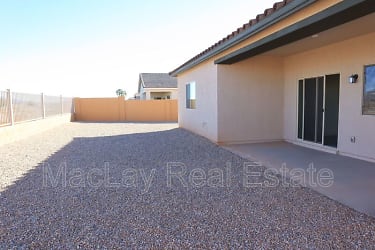 604 E Diamond Dr - Casa Grande, AZ