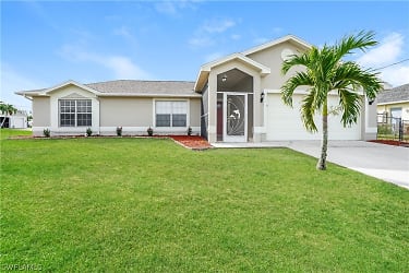 1400 NW 2nd St - Cape Coral, FL