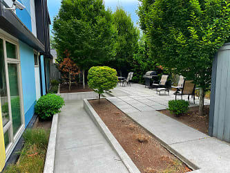 To View A Virtual Tour Of This Property, Copy And Paste The Following Link In Your Browser: Apartments - Seattle, WA