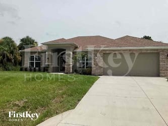 2602 Beeville Ave - North Port, FL