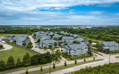 The Crossings At Hillcroft Apartments - Houston, TX