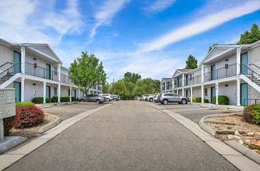 1 Month Free! Selkirk Apartments - Boise, ID