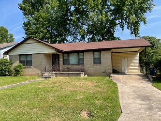 321 W J Ave - North Little Rock, AR