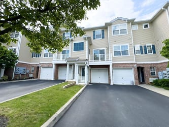 942 Nittany Ct - Allentown, PA