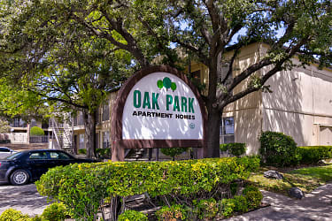 Oak Park Apartments - Dallas, TX