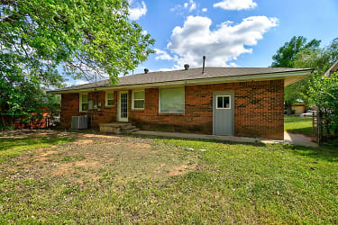 609 Frolich Dr - Midwest City, OK