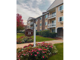 Colonial Village Apartments - Manchester, NH