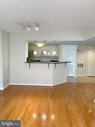 11710 Old Georgetown Rd #1207 - Rockville, MD