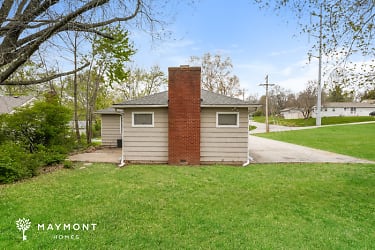 937 N Kiger Rd - Independence, MO