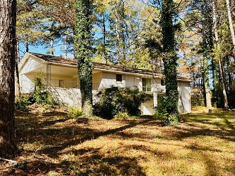 1585 Cherokee Rd - Winterville, GA