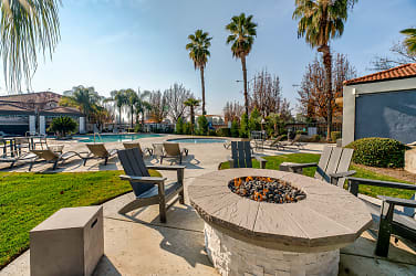 Ascent Townhome Apartments - Fresno, CA