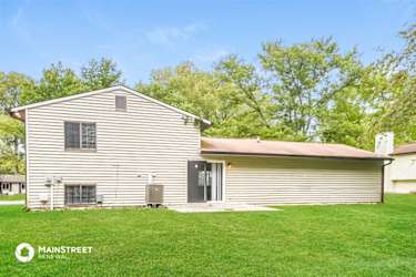 6523 Woodmere Circle - Indianapolis, IN