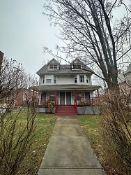 1366 W 111th St - Cleveland, OH
