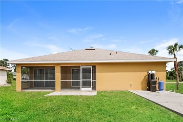 2647 Westberry Terrace - North Port, FL