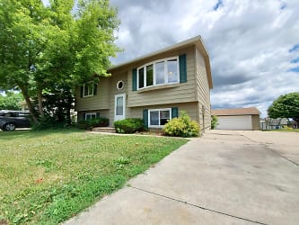 3828 9th Ave SW - Rochester, MN