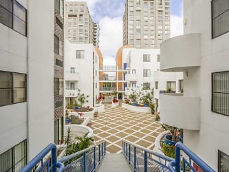 600 Front Apartments - San Diego, CA