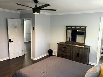 Room For Rent - East Point, GA