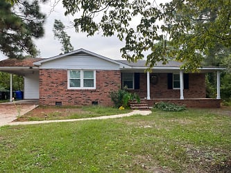 1603 Old English Ct - Fayetteville, NC