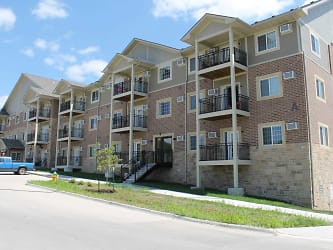 Hilltop Apartments Senior Living - Des Moines, IA